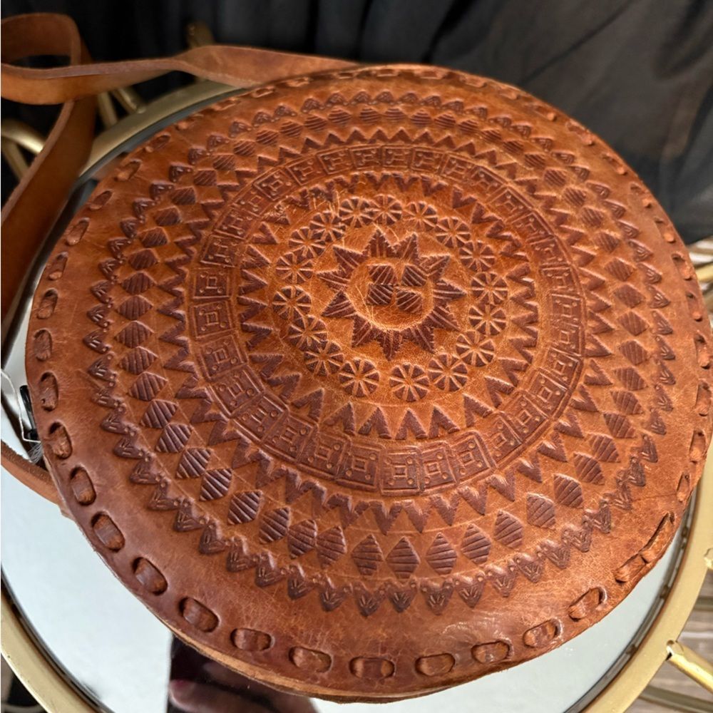 Handmade Cozumel Round Crossbody Leather bag - Picture 2 of 3